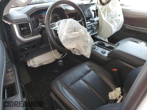 2024 Ford Expedition Max XLT with VIN 1FMJK1J8XREA29588, listed as a Copart auction lot 53711395 with 32,783 mi miles and Non repairable. Bid and sale history available at DreamBid. Image 8.
