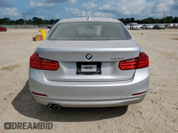 2013 BMW 3 Series 328i z VIN WBA3C1C52DF441727, wystawiony jako Copart lot #58062675 z przebiegiem 72 917 mil mil oraz Szkoda całkowita • Salvage title. Historia ofert i sprzedaży dostępna na DreamBid. Obrazek 6.