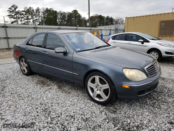 2006 Mercedes-Benz S-Class 3.7L with VIN WDBNF67J06A472724, listed as a Copart auction lot 44446425 with 207,405 mi miles and Salvage Title. Bid and sale history available at carsss.com. Image 4.