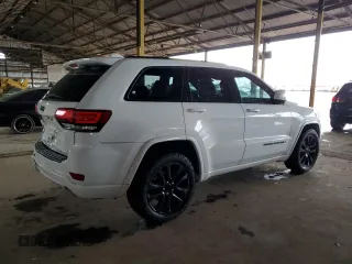 2017 Jeep Grand Cherokee Laredo with VIN 1C4RJEAG8HC930025, listed as a Copart auction lot 47613045 with 101,329 mi miles and Salvage Title. Bid and sale history available at carsss.com. Image 3.