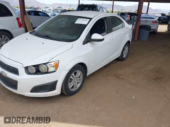 2014 Chevrolet Sonic LT z VIN 1G1JC5SH0E4200669, wystawiony jako IAAI lot #42368021 z przebiegiem 139 845 mil mil oraz . Historia ofert i sprzedaży dostępna na DreamBid. Obrazek 2.