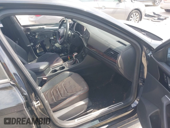 2023 Volkswagen Jetta GLI Autobahn z VIN 3VW2T7BU2PM054137, wystawiony jako IAAI lot #42029063 z przebiegiem 17 456 mil mil oraz . Historia ofert i sprzedaży dostępna na DreamBid. Obrazek 5.