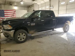 2013 Ram 2500 SLT z VIN 3C6UR5JLXDG557505, wystawiony jako Copart lot #50651415 z przebiegiem 151 402 mil mil oraz Szkody całkowita. Historia ofert i sprzedaży dostępna na DreamBid. Obrazek 1.