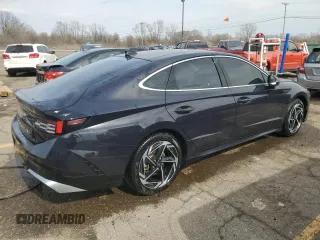 2024 Hyundai Sonata SEL z VIN KMHL14JA2RA409807, wystawiony jako Copart lot #53393045 z przebiegiem 5 661 mil mil oraz Szkoda całkowita • Salvage title. Historia ofert i sprzedaży dostępna na DreamBid. Obrazek 3.