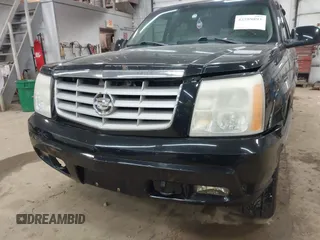 2006 Cadillac Escalade z VIN 1GYEK63N26R139877, wystawiony jako IAAI lot #42289893 z przebiegiem 184 943 mil mil oraz . Historia ofert i sprzedaży dostępna na DreamBid. Obrazek 6.