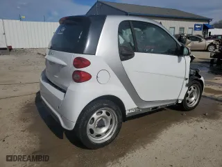 2015 Smart fortwo Passion with VIN WMEEJ3BA2FK811601, listed as a Copart auction lot 50405625 with 44,600 mi miles and Salvage Title. Bid and sale history available at carsss.com. Image 3.