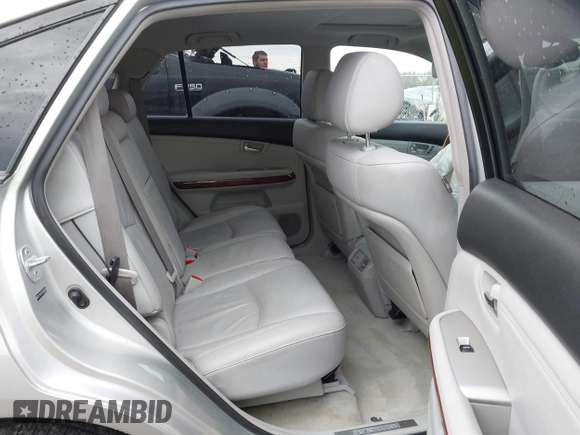 2004 Lexus RX with VIN 2T2HA31U74C002080, listed as a IAAI auction lot 41898801 with 177,432 mi miles. Bid and sale history available at carsss.com. Image 8.