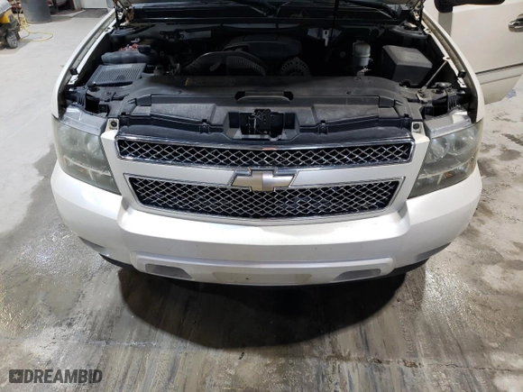 2009 Chevrolet Suburban LTZ with VIN 1GNFK36399R220356, listed as a Copart auction lot 87586235 with 255,744 mi miles and Salvage Title. Bid and sale history available at carsss.com. Image 12.