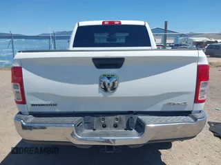 2024 Ram 2500 Big Horn with VIN 3C6UR5DJXRG275902, listed as a IAAI auction lot 42663645 with 29,066 mi miles and . Bid and sale history available at DreamBid. Image 16.