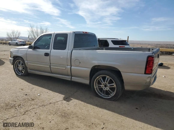 2006 Chevrolet Silverado 1500 LT1 with VIN 2GCEC19T161109502, listed as a Copart auction lot 85158614 with 207,251 mi miles and Salvage Title. Bid and sale history available at carsss.com. Image 2.