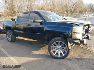 2014 Chevrolet Silverado 1500 LT with VIN 3GCUKREC2EG473615, listed as a IAAI auction lot 41206460 with 197,002 mi miles. Bid and sale history available at carsss.com. Image 1.