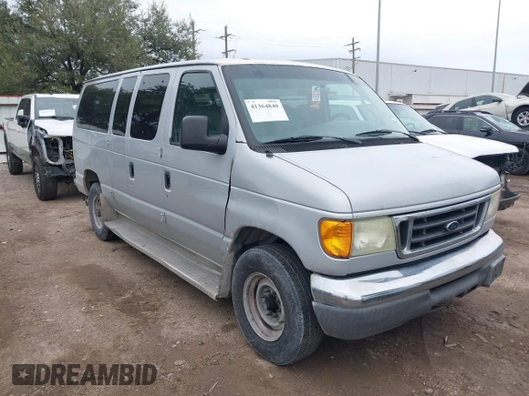 2007 Ford Econoline Passenger XL with VIN 1FBNE31L37DB46708, listed as a IAAI auction lot 41364840 with 268,211 mi miles. Bid and sale history available at carsss.com. Image 1.