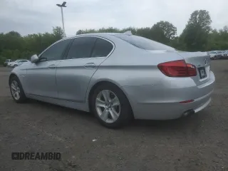 2013 BMW 5 Series 528i xDrive z VIN WBAXH5C54DD115031, wystawiony jako Copart lot #59045935 z przebiegiem 183 658 mil mil oraz Tytuł czysty. Historia ofert i sprzedaży dostępna na DreamBid. Obrazek 2.