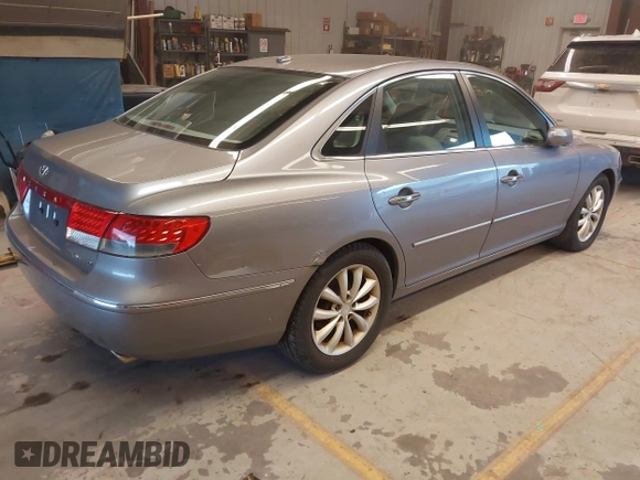 2007 Hyundai Azera SE with VIN KMHFC46F07A243229, listed as a IAAI auction lot 41261394 with 249,523 mi miles and . Bid and sale history available at DreamBid. Image 4.
