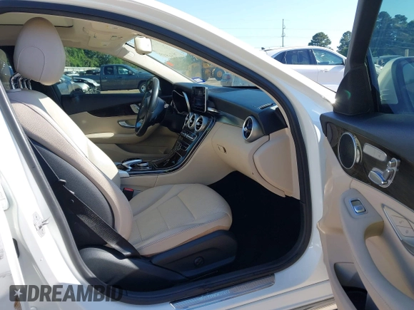 2015 Mercedes-Benz C 300 z VIN 55SWF4JB6FU051639, wystawiony jako IAAI lot #42187934 z przebiegiem 125 256 mil mil oraz . Historia ofert i sprzedaży dostępna na DreamBid. Obrazek 5.