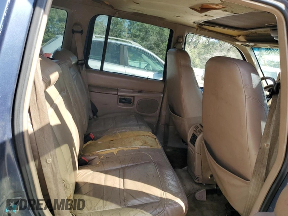 2000 Ford Explorer with VIN 1FMDU64P6YZA48430, listed as a Copart auction lot 44578445 with 305,291 mi miles and Salvage title. Bid and sale history available at DreamBid. Image 11.