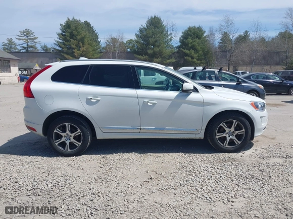 2014 Volvo XC60 3.0L R-Design Premier Plus with VIN YV4902DZ2E2548649, listed as a IAAI auction lot 42059892 with 160,624 mi miles. Bid and sale history available at carsss.com. Image 13.