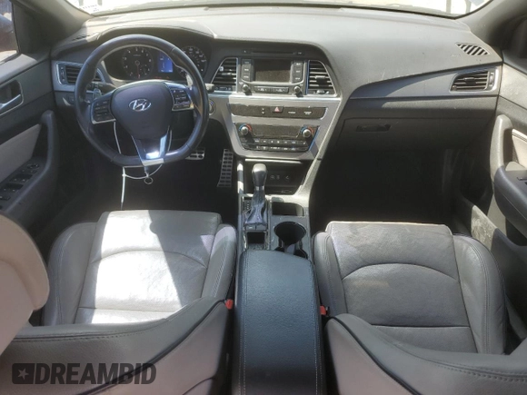 2015 Hyundai Sonata Sport z VIN 5NPE34AB4FH041375, wystawiony jako Copart lot #60552885 z przebiegiem 174 794 mil mil oraz Czysty tytuł • Clean title. Historia ofert i sprzedaży dostępna na DreamBid. Obrazek 8.