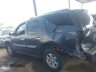 2008 GMC Yukon Denali z VIN 1GKFK638X8J140043, wystawiony jako IAAI lot #42039660 z przebiegiem 199 081 mil mil oraz . Historia ofert i sprzedaży dostępna na DreamBid. Obrazek 14.