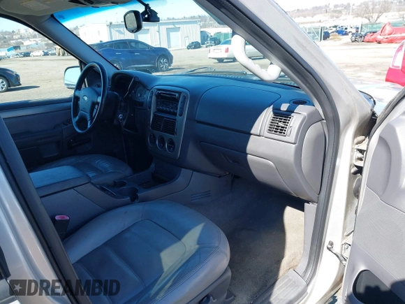 2004 Ford Explorer XLT with VIN 1FMZU73E94UB41087, listed as a IAAI auction lot 41750718 with 140,246 mi miles and . Bid and sale history available at DreamBid. Image 5.