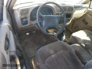 1998 Chevrolet S-10 LS with VIN 1GCCS1947W8218675, listed as a Copart auction lot 49443955 with 274,750 mi miles and Salvage Title. Bid and sale history available at carsss.com. Image 8.