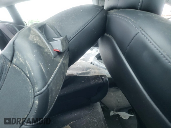 2019 Tesla Model 3 Mid Range z VIN 5YJ3E1EA0KF394514, wystawiony jako Copart lot #58051215 z przebiegiem Nie podano mil oraz Szkody całkowita. Historia ofert i sprzedaży dostępna na DreamBid. Obrazek 10.