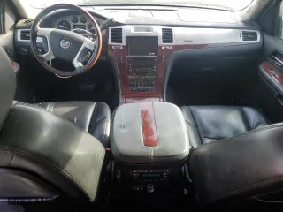 2009 Cadillac Escalade Hybrid with VIN 1GYFK43529R117682, listed as a Copart auction lot 53949915 with 221,447 mi miles and Clean Title. Bid and sale history available at carsss.com. Image 8.