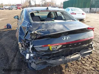 2021 Hyundai Sonata Hybrid SEL with VIN KMHL34JJ1MA027058, listed as a IAAI auction lot 41187431 with 39,437 mi miles. Bid and sale history available at carsss.com. Image 6.