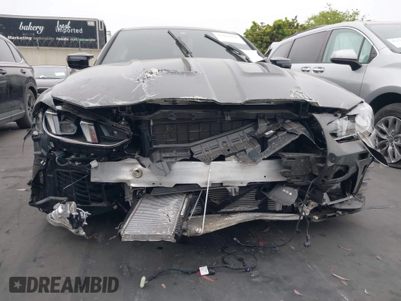 2025 BMW M3 Competition xDrive z VIN WBS33HJ02SFU69052, wystawiony jako IAAI lot #42430291 z przebiegiem Nie podano mil oraz . Historia ofert i sprzedaży dostępna na DreamBid. Obrazek 6.