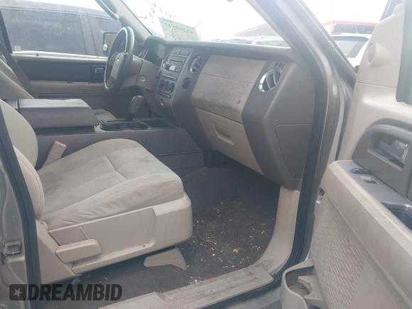 2009 Ford Expedition SSV with VIN 1FMFU15589LA14700, listed as a IAAI auction lot 41268547 with 185,522 mi miles and . Bid and sale history available at DreamBid. Image 5.