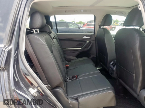 2018 Volkswagen Tiguan SEL with VIN 3VV2B7AX6JM017523, listed as a Copart auction lot 56386545 with 42,620 mi miles and Salvage title. Bid and sale history available at DreamBid. Image 11.
