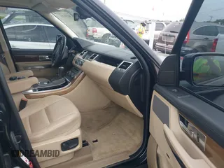 2011 Land Rover Range Rover Sport HSE z VIN SALSF2D42BA716095, wystawiony jako IAAI lot #42331351 z przebiegiem 115 126 mil mil oraz . Historia ofert i sprzedaży dostępna na DreamBid. Obrazek 5.