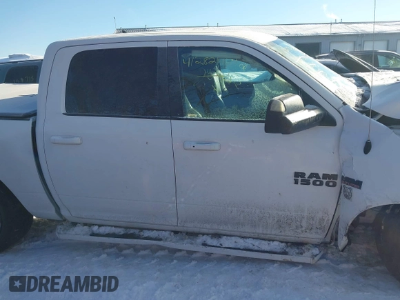 2018 Ram 1500 Night z VIN 1C6RR7MT8JS204066, wystawiony jako IAAI lot #41282724 z przebiegiem 122 681 mil mil oraz . Historia ofert i sprzedaży dostępna na DreamBid. Obrazek 13.