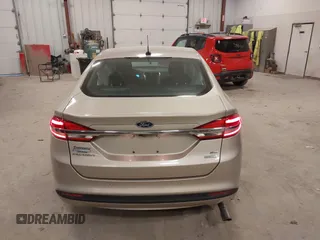 2018 Ford Fusion SE z VIN 3FA6P0HD2JR201693, wystawiony jako IAAI lot #42012709 z przebiegiem 110 857 mil mil oraz . Historia ofert i sprzedaży dostępna na DreamBid. Obrazek 16.