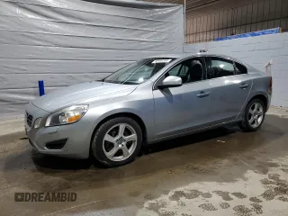 2013 Volvo S60 T5 Premier with VIN YV1612FS6D1204484, listed as a Copart auction lot 48986385 with 119,651 mi miles and Salvage Title. Bid and sale history available at carsss.com. Image 1.