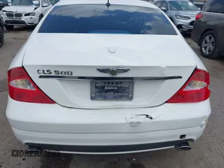 2006 Mercedes-Benz CLS 500 с VIN WDDDJ75X26A062201, выставлен на аукционе IAAI как лот 42121649 с пробегом 153 951 миль миль и . История ставок и продаж доступна на DreamBid. Изображение 16.