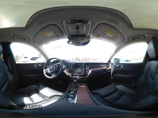 2019 Volvo XC60 Inscription z VIN LYV102RL9KB284828, wystawiony jako IAAI lot #41925864 z przebiegiem 94 394 mil mil oraz . Historia ofert i sprzedaży dostępna na DreamBid. Obrazek 19.