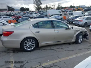 2012 Lexus LS 460 z VIN JTHBL5EFXC5110621, wystawiony jako IAAI lot #41714523 z przebiegiem 104 684 mil mil oraz . Historia ofert i sprzedaży dostępna na DreamBid. Obrazek 13.