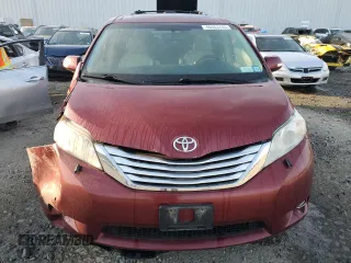 2013 Toyota Sienna XLE with VIN 5TDDK3DC1DS063001, listed as a Copart auction lot 46463765 with 201,869 mi miles and Salvage Title. Bid and sale history available at DreamBid. Image 5.