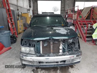 2005 Chevrolet Colorado LS Z71 z VIN 1GCDT196858257051, wystawiony jako IAAI lot #41509071 z przebiegiem Nie podano mil oraz . Historia ofert i sprzedaży dostępna na DreamBid. Obrazek 6.