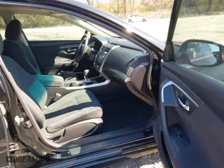 2015 Nissan Altima 2.5 with VIN 1N4AL3AP5FC186981, listed as a IAAI auction lot 41657318 with 120,000 mi miles. Bid and sale history available at carsss.com. Image 5.