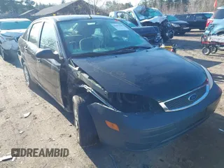2007 Ford Focus S with VIN 1FAHP34N07W166828, listed as a IAAI auction lot 41992308 with 143,169 mi miles. Bid and sale history available at carsss.com. Image 1.