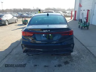 2024 Kia Forte LXS z VIN 3KPF24AD6RE836641, wystawiony jako IAAI lot #41793732 z przebiegiem 16 855 mil mil oraz . Historia ofert i sprzedaży dostępna na DreamBid. Obrazek 17.