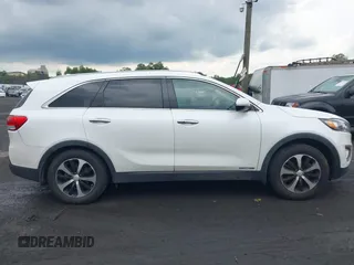 2017 Kia Sorento EX with VIN 5XYPHDA55HG336810, listed as a IAAI auction lot 39946463 with 129,876 mi miles and . Bid and sale history available at carsss.com. Image 13.