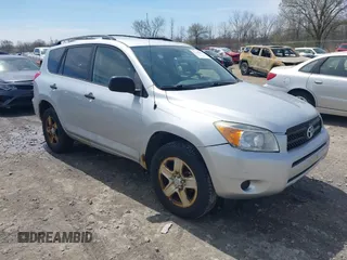 2007 Toyota RAV4 with VIN JTMBD33V576046176, listed as a IAAI auction lot 42147958 with 277,555 mi miles. Bid and sale history available at carsss.com. Image 1.