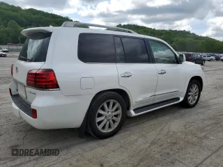 2008 Lexus LX 570 z VIN JTJHY00W484015778, wystawiony jako Copart lot #57459845 z przebiegiem 136 840 mil mil oraz Tytuł czysty. Historia ofert i sprzedaży dostępna na DreamBid. Obrazek 3.