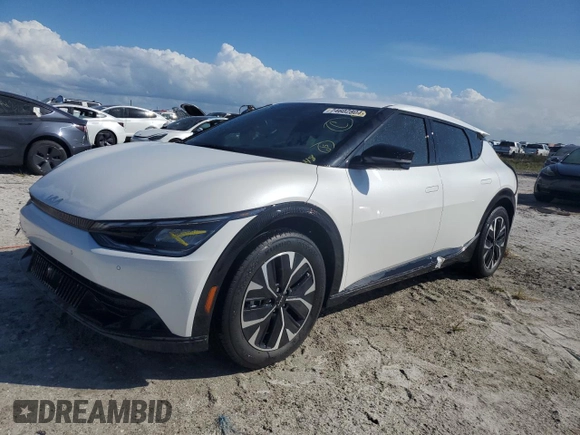 2022 Kia EV6 Wind with VIN KNDC34LA5N5030220, listed as a Copart auction lot 74602804 with 21,685 mi miles and Non Repairable. Bid and sale history available at carsss.com. Image 1.
