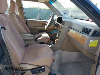 1995 Volvo 960 z VIN YV1KS9617S1061294, wystawiony jako IAAI lot #42523296 z przebiegiem 251 774 mil mil oraz . Historia ofert i sprzedaży dostępna na DreamBid. Obrazek 5.