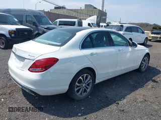 2017 Mercedes-Benz C 300 с VIN 55SWF4KB2HU204504, выставлен на аукционе IAAI как лот 42660080 с пробегом 40 202 миль миль и . История ставок и продаж доступна на DreamBid. Изображение 4.