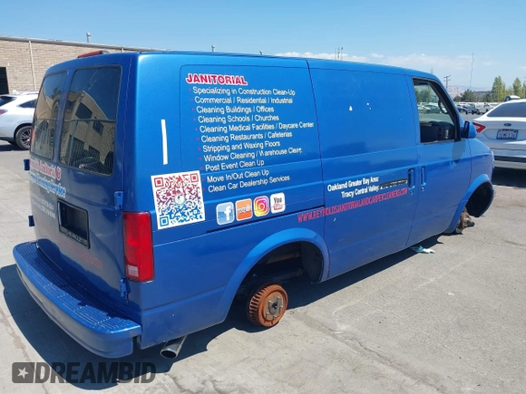 1996 GMC Safari Cargo with VIN 1GTDM19W2TB501189, listed as a IAAI auction lot 38223202 with 71,447 mi miles. Bid and sale history available at carsss.com. Image 4.